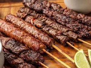 imagem do produto Combo 5 Pães De Alho + 8 Espetos + Vinagrete + Farofa