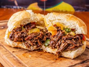 imagem do produto Lanche + Costela Bovina (150 gramas) + Vinagrete + Queijo + Barbecue