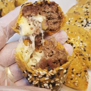 imagem do produto Pastéis de carne com queijo 6 unidades