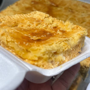 imagem do produto EMPADÃO DE FRANCO COM  BACON E REQUEIJÃO