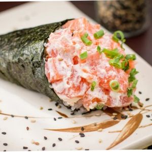 imagem do produto  TEMAKI salmao completo