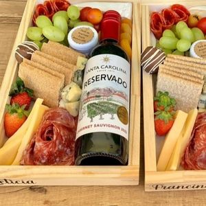 imagem do produto Caixa de frios com vinho n001
