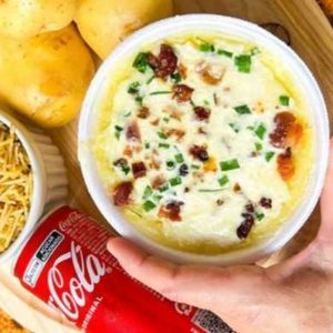 imagem do produto Combo econômico 1 batata no pote+ Coca cola lata 310 ml