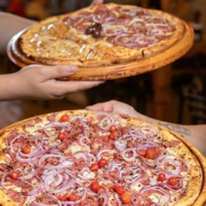 imagem do produto Pizzas tradicionais MÉDIA 2 SABORES (6 PEDAÇOS)