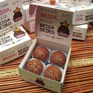 imagem do produto Caixa com 4 brigadeiros