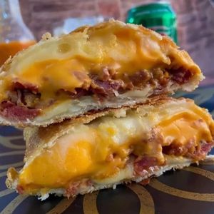 imagem do produto Pastel três Queijos com bacon