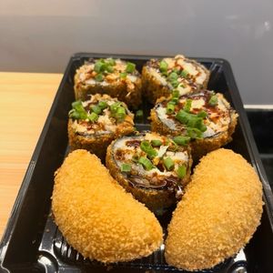 imagem do produto Combos hot 7 peças - 5 sushi hot e 2 pastel de camarão 