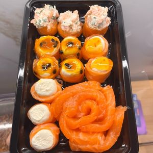 imagem do produto Combo fresco 18 peças- 9gunkan, 3Joe e 6sashimi 