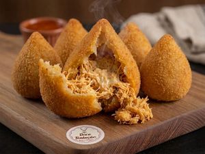 imagem do produto Coxinha de frango tamanho lanchonete 120g