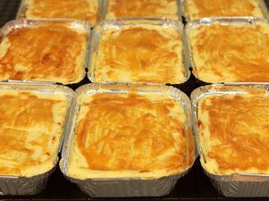 imagem do produto Torta de frango tamanho 300gr