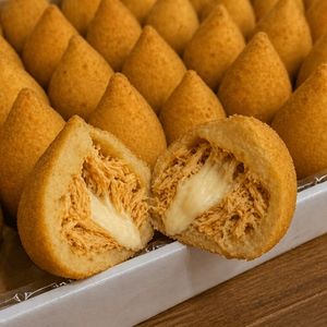 imagem do produto Cento de coxinha de frango com catupiry