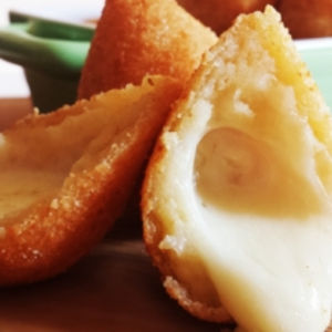 imagem do produto Coxinha de frango com Mussarela 