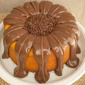 imagem do produto Bolo de baunilha com chocolate 18cm 