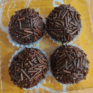 imagem do produto Caixa com 4 Brigadeiros