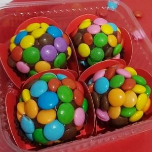 imagem do produto Caixinha com 4 brigadeiros festivos