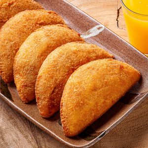 imagem do produto RISOLIS DE FRANGO COM REQUEIJÃO