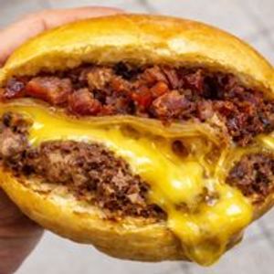 imagem do produto Cheddar Burger Bacon + Batata + Bebida