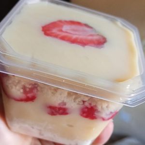 imagem do produto Bolo de pote ninho c/ morango