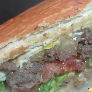 imagem do produto Bauru de File mignon (Pão de 18cm)