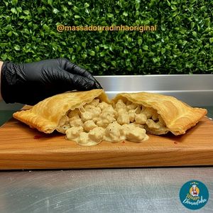 imagem do produto Pastel de Strogonoff com filé de frango e queijo muçarela
