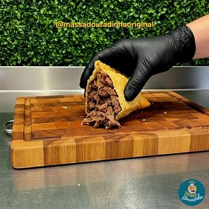 imagem do produto Pastel de Picanha na chapa com muuito queijo e molho alho