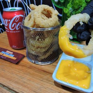 imagem do produto 15 anéis de cebola+ Molho Cheddar