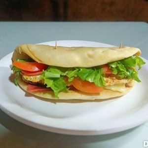 imagem do produto Sanduíche de ovos no pão árabe 