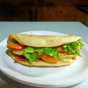 imagem do produto Sanduíche carne de sol no pão árabe 