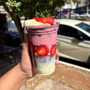 imagem do produto AÇAÍ CREME NINHO E CREME DE MORANGO