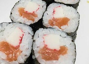 imagem do produto HOSSOMAKI SALMAO E KANI 08 UN