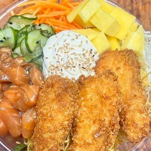 imagem do produto POKE SALMÃO MISTO (METADE CRU/METADE FRITO)