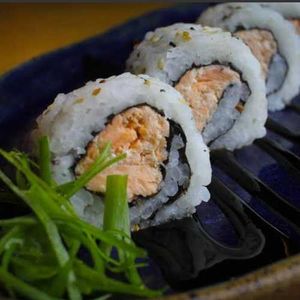 imagem do produto URAMAKI SALMÃO SELADO 10 UND