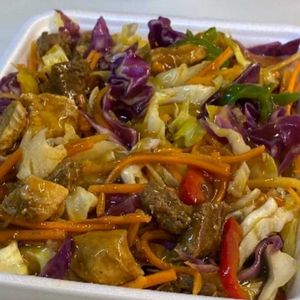 imagem do produto MEIA PORÇÃO DE YAKISOBA FRANGO E CARNE
