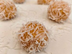 imagem do produto Brigadeiro - Beijinho de coco Aprox22g