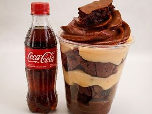 imagem do produto Me Mimei | Copo da Felicidade Browninho+ Coca Cola 200ml
