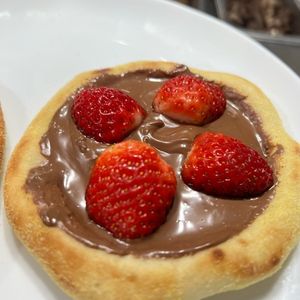 imagem do produto Esfiha de Chocolate com morango