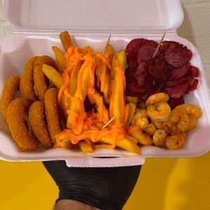 imagem do produto Anel de Cebola Batata Frita Calabresa Camarão Rosa