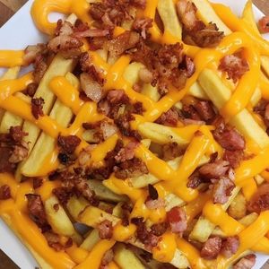 imagem do produto batata P 220g, com cheddar e bacon