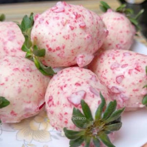 imagem do produto morango do amor cravejado