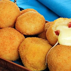 imagem do produto BOLINHO DE QUEIJO