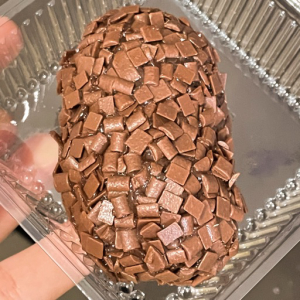 imagem do produto COXINHA DE BRIGADEIRO c/ MORANGO