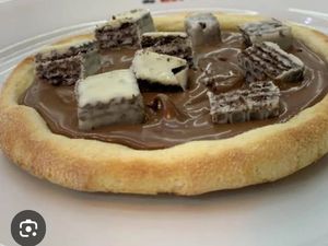 imagem do produto Esfirra chocolate ao leite com Bis branco