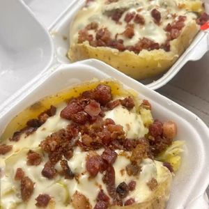 imagem do produto BATATA DE CALABRESA + BECON + REQUEIJAO 