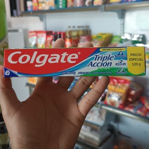 imagem do produto Creme Dental Colgate - Triple Accion