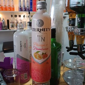 imagem do produto Gin Eternity - Pêssego e Framboesa