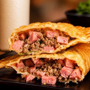 imagem do produto Pastel de carne com calabresa 