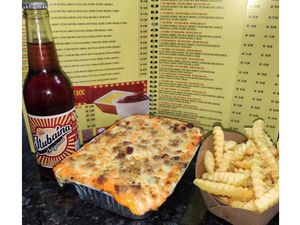 imagem do produto Combo Doggie Dogão Mega Gourmet + fritas média +refri ou suco lata