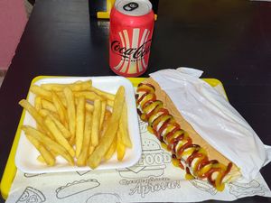 imagem do produto Combo Doggie Rua Tradicional + Fritas Média + Refri Lata