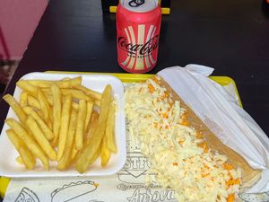 imagem do produto Combo Doggie Rua Vegetariano + Fritas Média + Refri Lata
