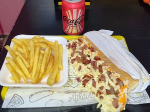 imagem do produto Combo Doggie Rua Calabresa + fritas média +refri lata